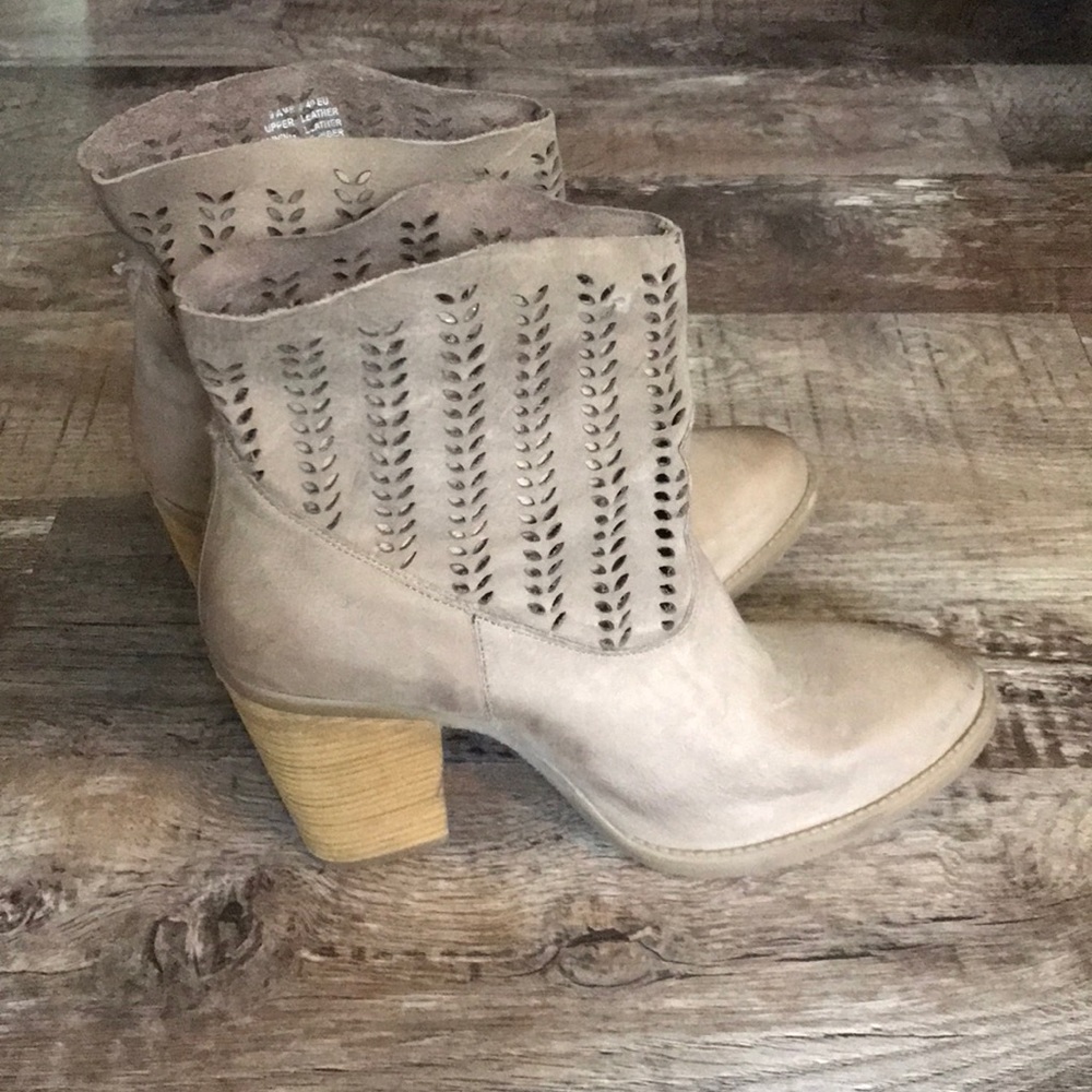 Musse & cloud laser cut out bootie!